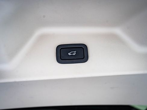 Used 2016 Land Rover Range Rover Supercharged image 20