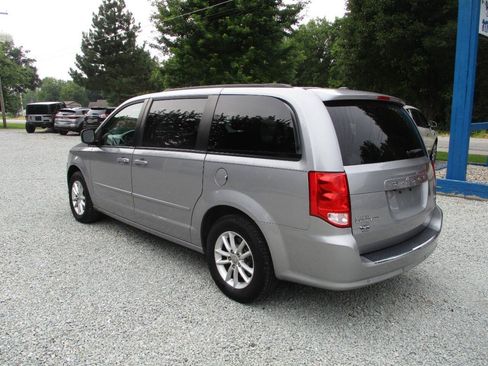 Used 2016 Dodge Grand Caravan SXT w/ Rear Park Assist Package FWD image 3