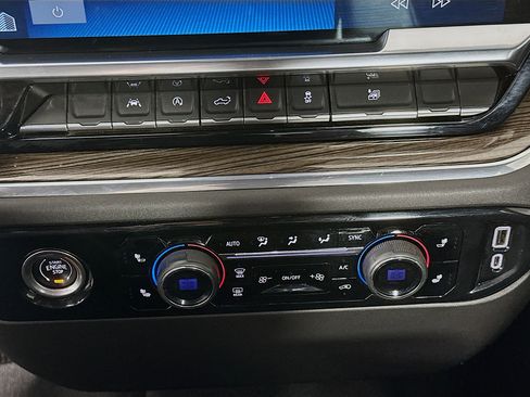 Used 2023 Chevrolet Silverado 1500 LT image 23