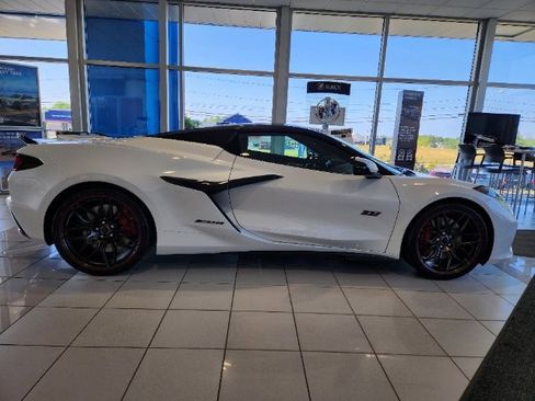 Used 2023 Chevrolet Corvette Z06 image 8