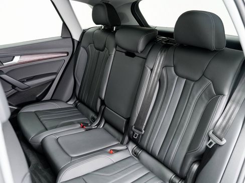 Certified 2025 Audi Q5 2.0T Premium Plus w/ Premium Plus Package image 24