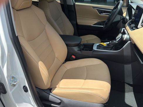 Used 2025 Toyota RAV4 XLE Premium FWD image 19