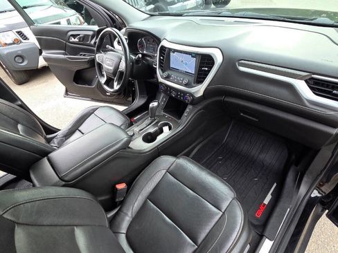 Used 2017 GMC Acadia SLT w/ LPO, Floor Liner Package AWD/4WD image 47