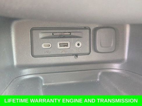 Used 2023 Chevrolet Equinox Premier AWD/4WD image 23