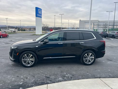 Used 2025 Cadillac XT6 Premium Luxury image 7