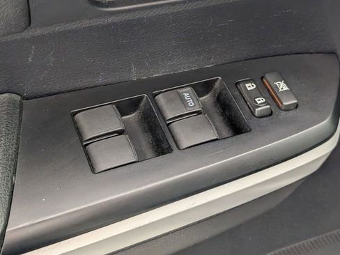 Used 2014 Toyota Tundra SR5 w/ SR5 Upgrade Package image 11