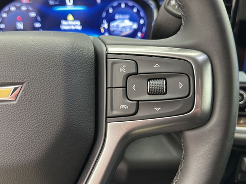 Used 2025 Chevrolet Silverado 1500 LT AWD/4WD image 21
