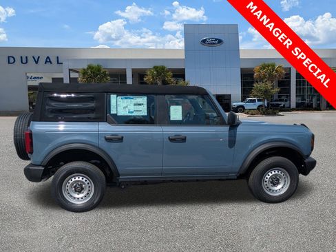 New 2025 Ford Bronco 4-Door image 2