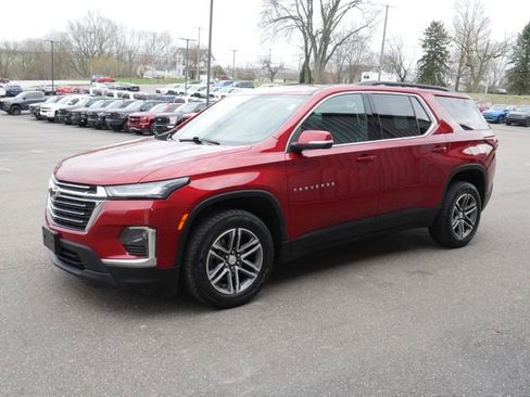 Used 2022 Chevrolet Traverse LT w/ LT Premium Package AWD/4WD image 8