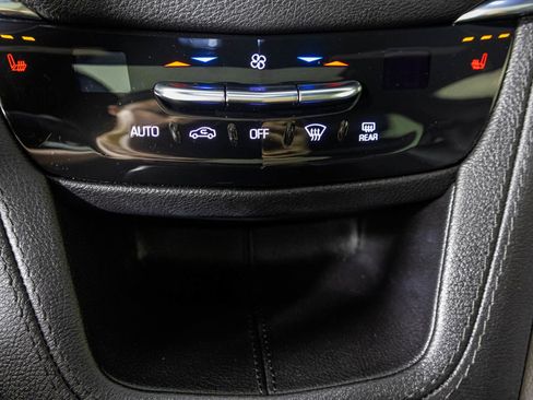 Used 2020 Cadillac XT5 Premium Luxury w/ LPO, Floor Liner Package AWD/4WD image 9