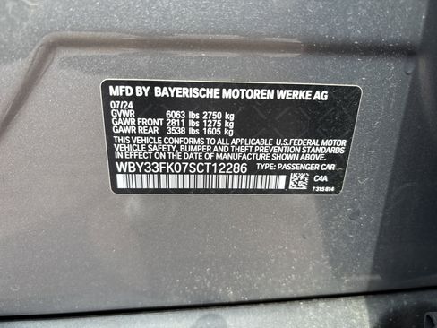 Used 2025 BMW i5 eDrive40i w/ Premium Package image 35