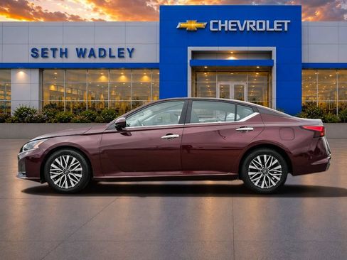 Used 2023 Nissan Altima 2.5 SV FWD image 56