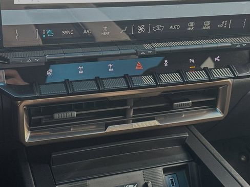 New 2025 GMC Hummer EV 3X w/ Battery Pack, 24 Module Pack image 18