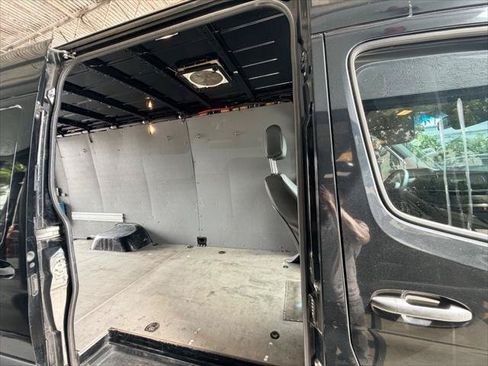 Used 2022 Mercedes-Benz Sprinter 3500 image 17