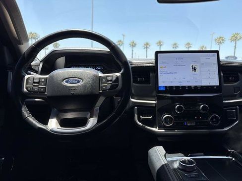 Certified 2022 Ford Expedition XLT RWD image 11