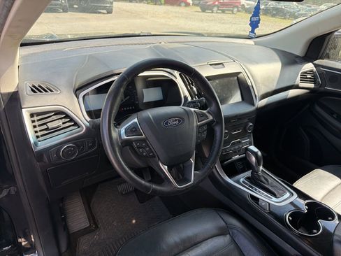 Used 2018 Ford Edge SEL w/ Equipment Group 201A image 8