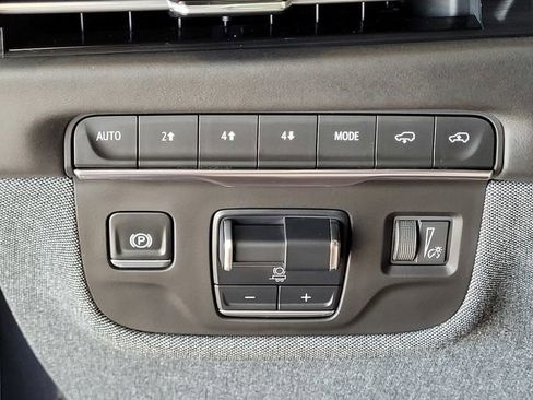 Used 2025 Cadillac Escalade Sport Platinum AWD/4WD image 13