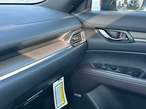 New 2025 MAZDA CX-5 Signature image 34