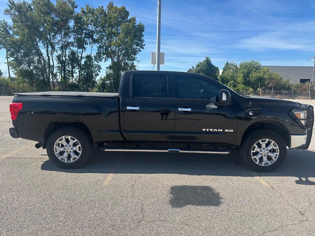 Used 2017 Nissan Titan SV AWD/4WD image 2