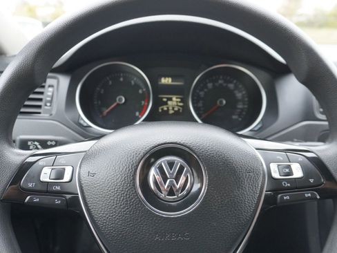 Used 2015 Volkswagen Jetta S image 18