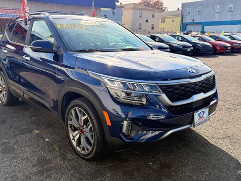 Used 2021 Kia Seltos SX image 2