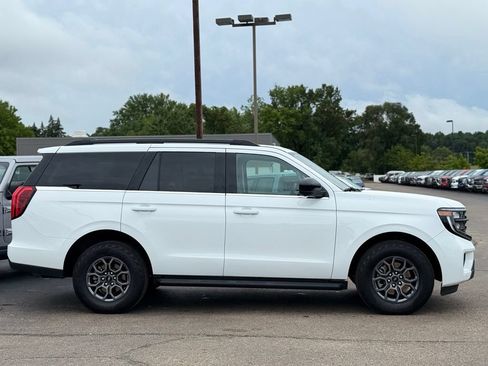 Used 2025 Ford Expedition Active AWD/4WD image 35