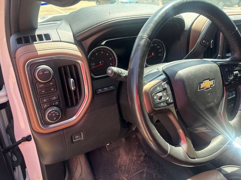 Used 2022 Chevrolet Silverado 1500 High Country w/ Technology Package AWD/4WD image 14