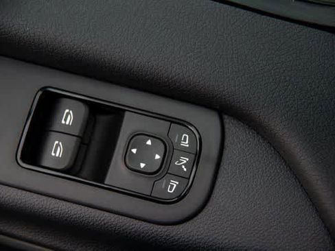 Used 2025 Mercedes-Benz Sprinter 2500 image 24