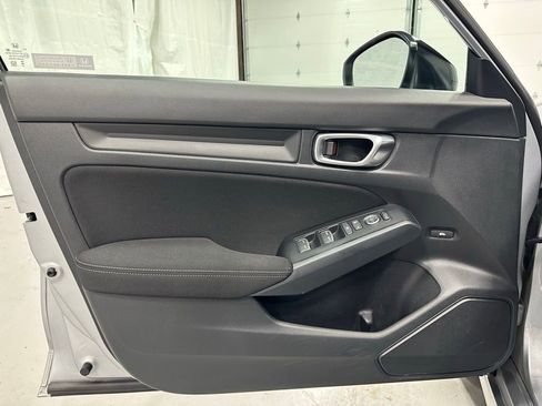 Used 2023 Honda Civic Sport image 8