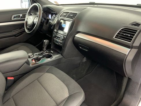 Used 2017 Ford Explorer XLT w/ Equipment Group 201A image 29