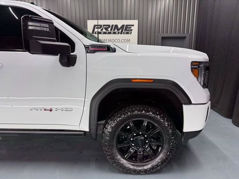 Used 2022 GMC Sierra 2500 AT4 w/ AT4 Premium Plus Package AWD/4WD image 11