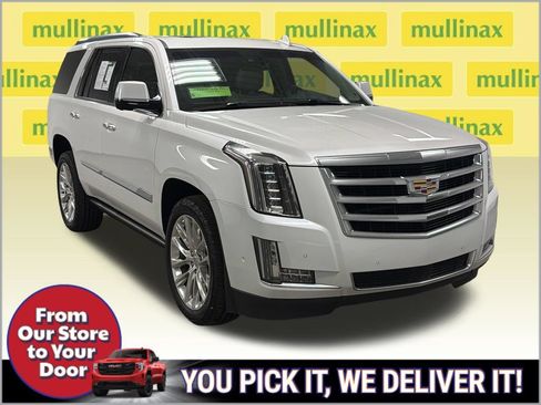 Used 2019 Cadillac Escalade Premium Luxury RWD image 2