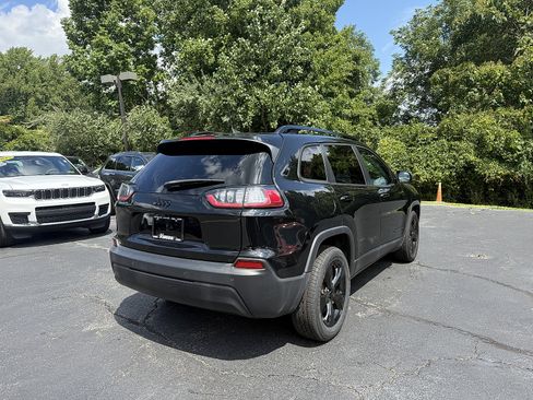 Certified 2020 Jeep Cherokee Latitude Plus AWD/4WD image 6