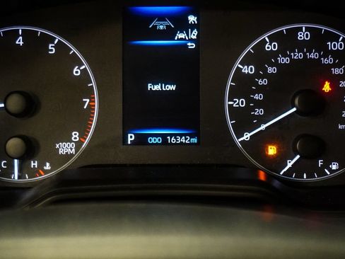 Used 2025 Toyota Corolla LE FWD image 26