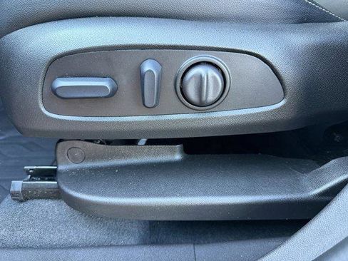 Used 2024 GMC Terrain SLT w/ Tech Package image 34