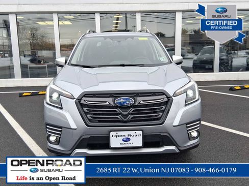 Used 2023 Subaru Forester Touring image 2