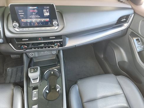 Certified 2023 Nissan Rogue SV w/ SV Premium B Package FWD image 18