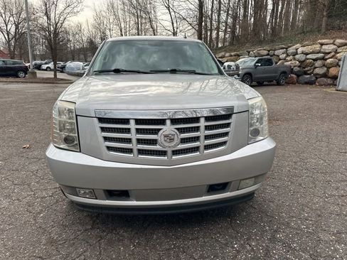 Used 2010 Cadillac Escalade Luxury image 8