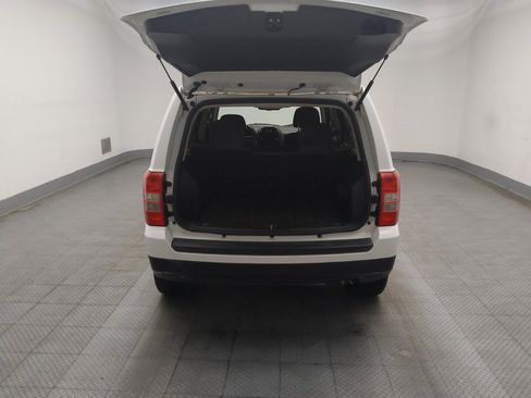 Used 2015 Jeep Patriot High Altitude FWD image 29