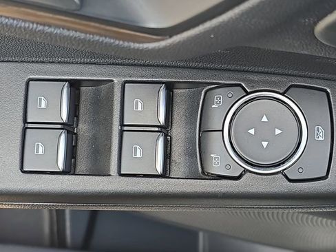 Used 2020 Ford Escape Titanium w/ Titanium Premium Package 2.0 image 28