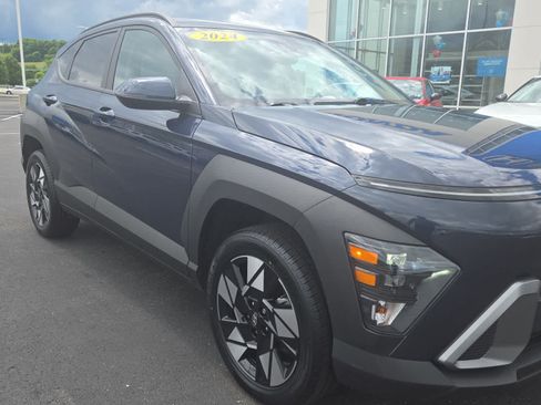 Used 2024 Hyundai Kona SEL AWD/4WD image 2