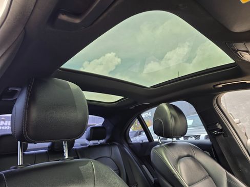 Used 2019 Mercedes-Benz C 300 Sedan image 12