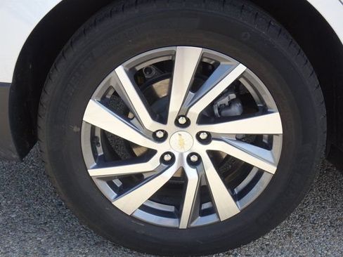 Used 2024 Chevrolet Equinox Premier FWD image 27