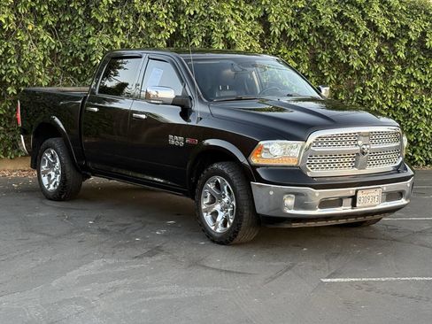 Used 2017 RAM 1500 Laramie w/ Convenience Group AWD/4WD image 2