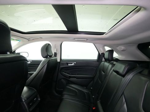 Used 2019 Ford Edge Titanium w/ Cold Weather Package AWD/4WD image 23
