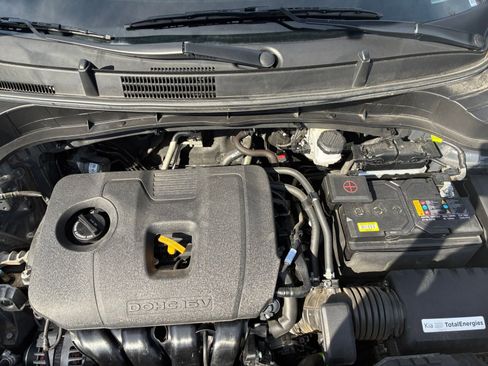 Used 2025 Kia Soul LX w/ LX Technology Package FWD image 27