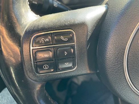 Used 2012 Jeep Wrangler Unlimited Rubicon w/ Connectivity Group image 17