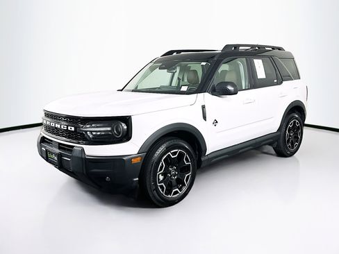 Used 2025 Ford Bronco Sport Outer Banks image 3