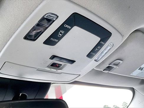 Used 2023 Toyota Sienna LE image 25