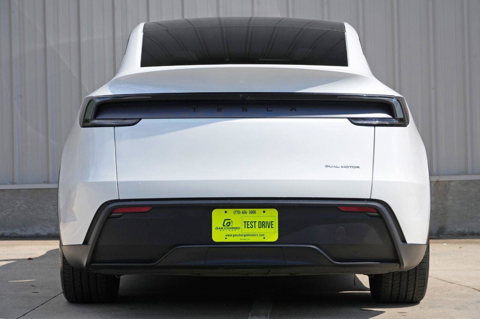 Used 2026 Tesla Model Y Long Range AWD/4WD image 11